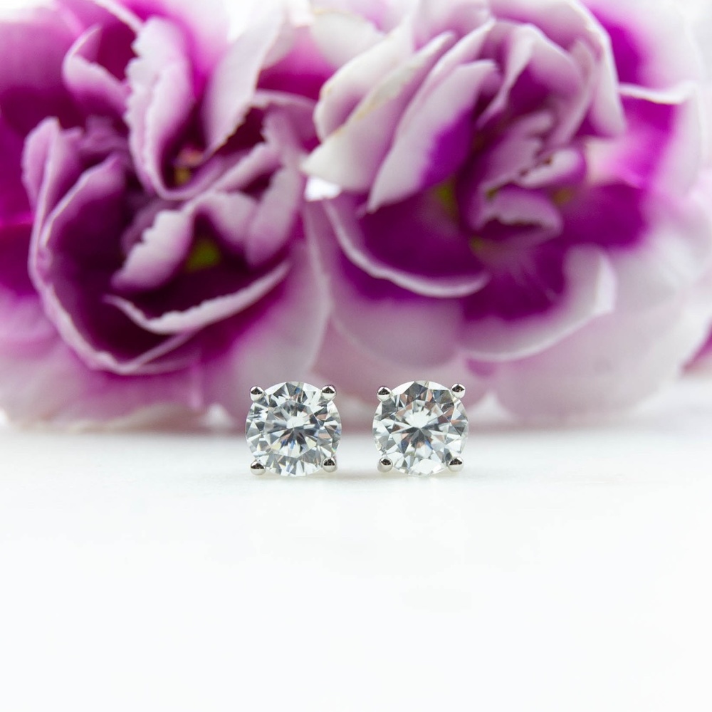 Cubic Zirconia Studs | Round